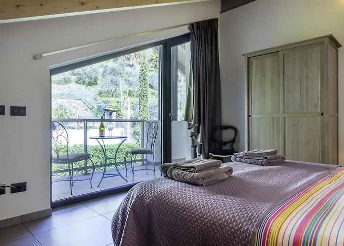 Italian Lakes 14009 Daire Lesa